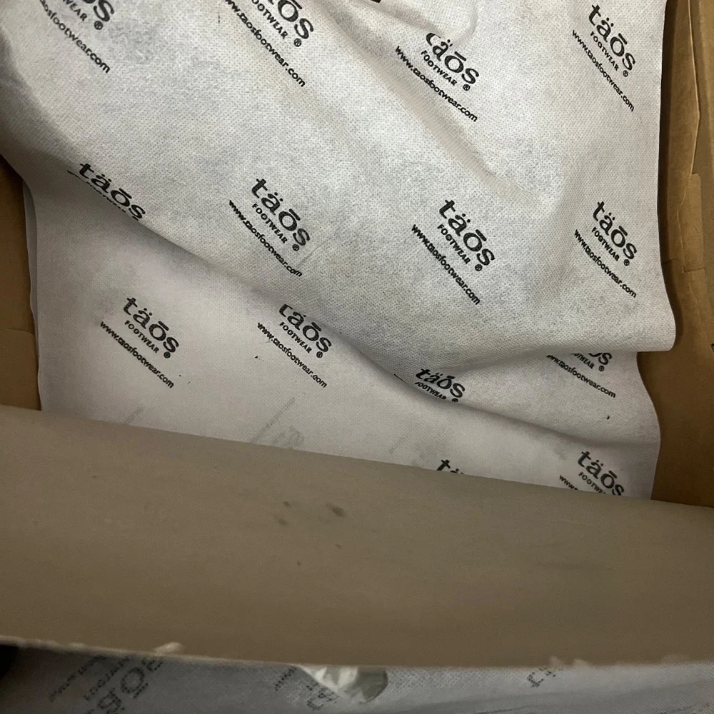 Taos - Mini Crave Boot - Black - US Size 8 - Picture 3 of 10